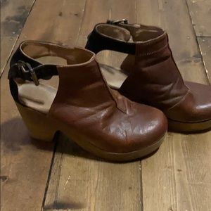 Free people leather clogs booties
